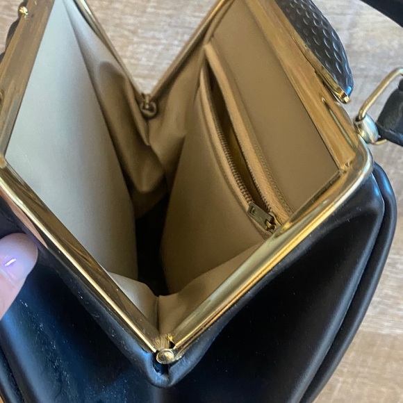 Vintage Black Leather Handbag - Picture 9 of 9